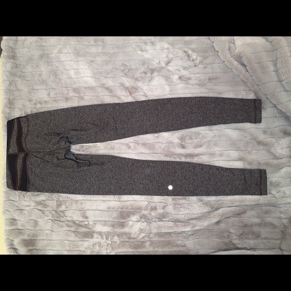 Lululemon Wunder Under leggings - Picture 3 of 4